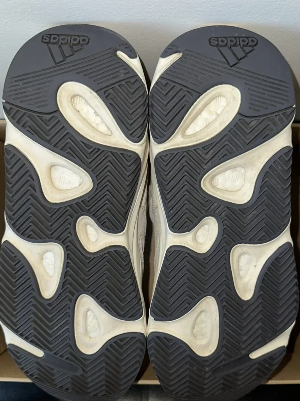 Yeezy Boost 700 Analog